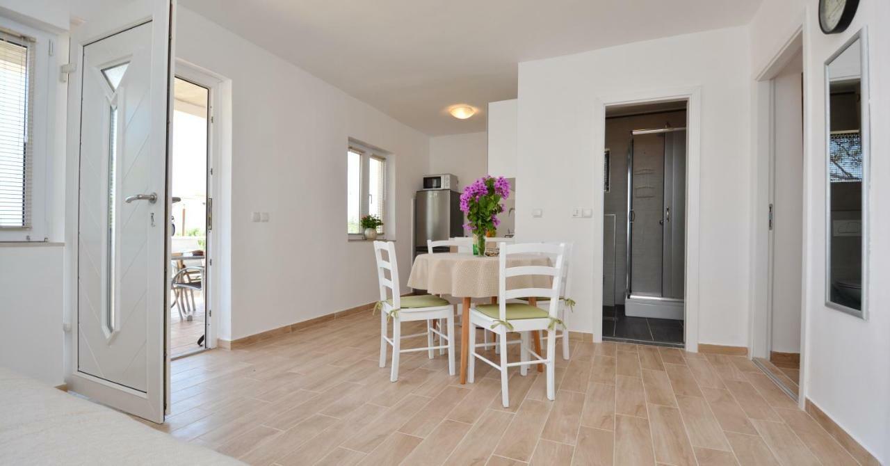 Apartmani Cesarec Basina Bagian luar foto